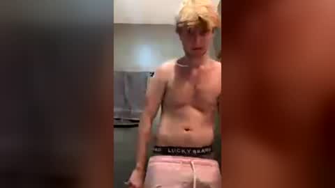 bigskinnyboyshh online show from July 10, 3:00 am