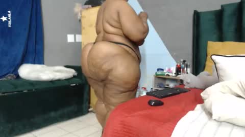 Snapshot of bigsuperbutt chatting on March 29, 8:53 pm bigsuperbutt online show from March 29, 8:53 pm