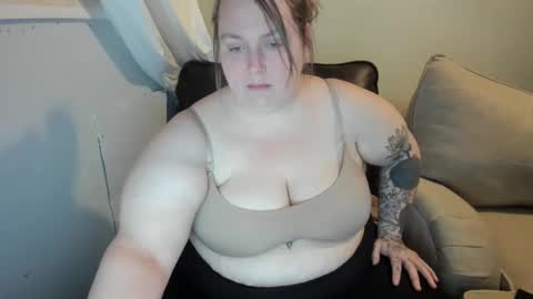 bigtittybbw online show from December 9, 3:18 am
