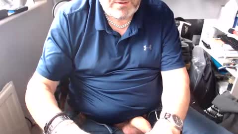 Snapshot of bigtone2_1968 chatting on June 17, 12:40 pm bigtone2_1968 online show from June 17, 12:40 pm