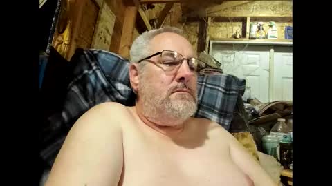 Snapshot of biguy121971 chatting on December 28, 6:17 am Biguy52 online show from December 28, 6:17 am