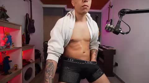 Snapshot of bigxboy96 chatting on June 12, 11:57 pm bigxboy96 online show from June 12, 11:57 pm