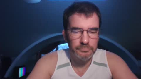 Snapshot of bikertom1988 chatting on December 21, 2:47 pm bikertom1988 online show from December 21, 2:47 pm