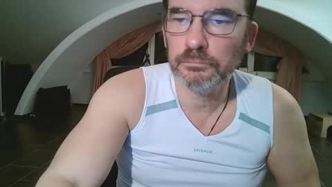 Snapshot of bikertom1988 chatting on December 29, 5:44 pm bikertom1988 online show from December 29, 5:44 pm