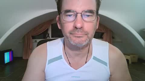 Snapshot of bikertom1988 chatting on December 29, 9:30 pm bikertom1988 online show from December 29, 9:30 pm