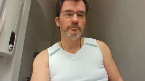 Snapshot of bikertom1988 chatting on February 15, 11:06 am bikertom1988 online show from February 15, 11:06 am