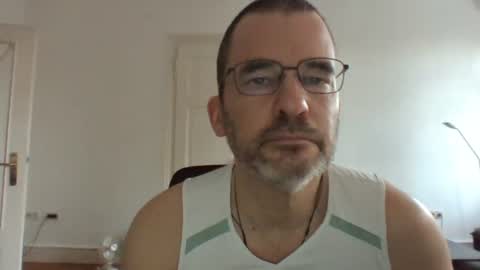 Snapshot of bikertom1988 chatting on February 23, 3:29 pm bikertom1988 online show from February 23, 3:29 pm