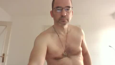 Snapshot of bikertom1988 chatting on February 24, 7:00 am bikertom1988 online show from February 24, 7:00 am