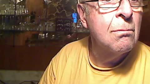Snapshot of bill_25061 chatting on September 28, 11:43 pm bill_25061 online show from September 28, 11:43 pm