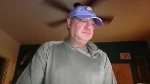 Snapshot of billjames55 chatting on April 17, 10:18 am billjames55 online show from April 17, 10:18 am