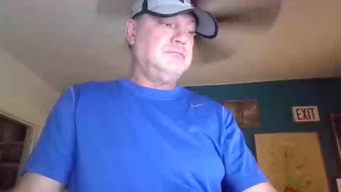 Snapshot of billjames55 chatting on April 24, 7:05 pm billjames55 online show from April 24, 7:05 pm