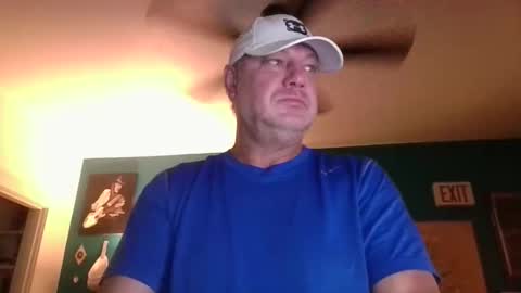 Snapshot of billjames55 chatting on April 25, 9:23 am billjames55 online show from April 25, 9:23 am