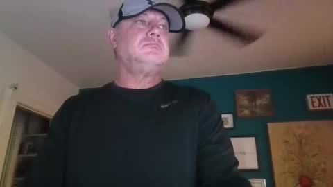 Snapshot of billjames55 chatting on April 25, 1:41 pm billjames55 online show from April 25, 1:41 pm