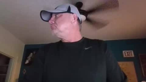 Snapshot of billjames55 chatting on April 27, 9:02 pm billjames55 online show from April 27, 9:02 pm