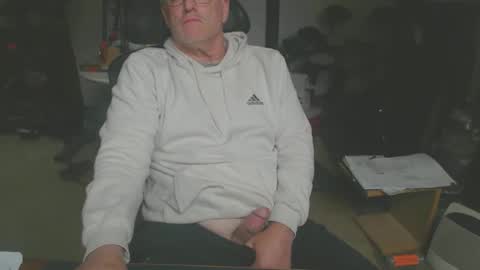Snapshot of billp750876 chatting on May 24, 4:23 pm billp750876 online show from May 24, 4:23 pm