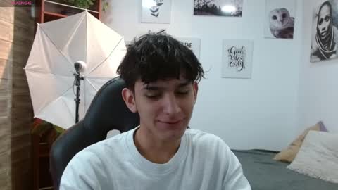 Snapshot of billy_wild chatting on April 7, 1:11 pm billy wild online show from April 7, 1:11 pm