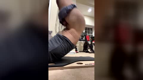 Snapshot of billybainbridge chatting on February 1, 11:42 am Himbo Painslut online show from February 1, 11:42 am