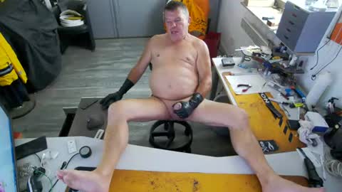 Snapshot of bilutz777 chatting on July 7, 12:20 pm bilutz777 online show from July 7, 12:20 pm