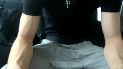 bimusician77 online show from December 12, 5:04 pm