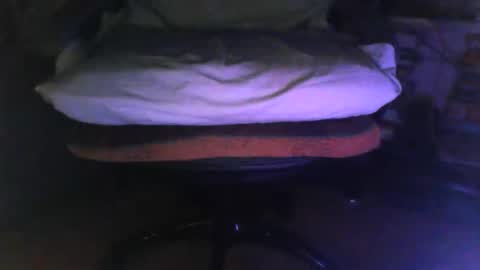 binder2122 online show from May 8, 5:51 pm