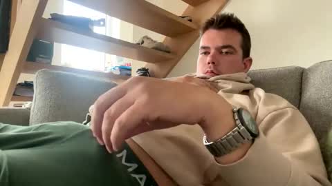 Snapshot of bingeling123 chatting on September 22, 10:39 am bingeling123 online show from September 22, 10:39 am