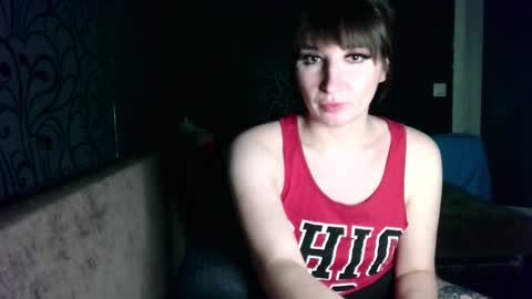 Snapshot of birdie_kiss chatting on February 2, 7:01 pm birdie_kiss online show from February 2, 7:01 pm