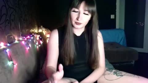 Snapshot of birdie_kiss chatting on February 6, 7:28 pm birdie_kiss online show from February 6, 7:28 pm