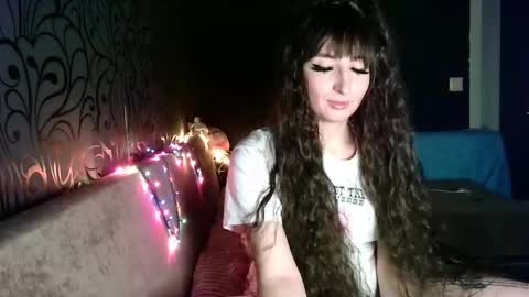 Snapshot of birdie_kiss chatting on February 11, 7:30 pm birdie_kiss online show from February 11, 7:30 pm