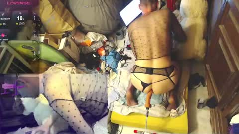 bisexcouplefrench online show from April 18, 1:20 am