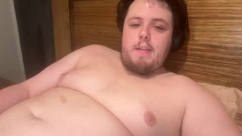 Snapshot of bisexualchubbyboy chatting on March 4, 5:32 am james online show from March 4, 5:32 am