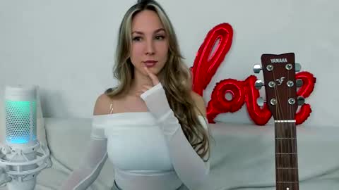 Snapshot of biss_queen chatting on March 3, 7:58 am biss_queen online show from March 3, 7:58 am