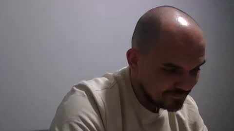 George  Maria online show from April 6, 8:32 pm