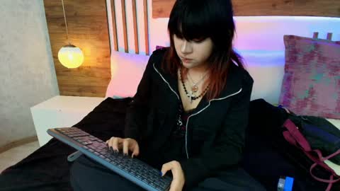 Bj Olivine online show from May 6, 8:03 pm