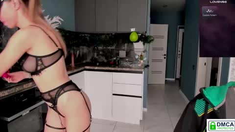 Mia and Rick online show from April 5, 5:59 am