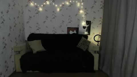 Snapshot of black_berry_bla_ck chatting on September 12, 11:54 am black_berry_bla_ck online show from September 12, 11:54 am