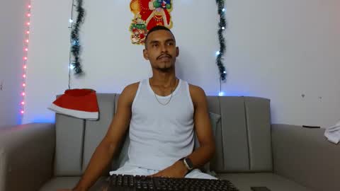 Snapshot of black_daddy01 chatting on December 3, 12:24 am black_daddy01 online show from December 3, 12:24 am