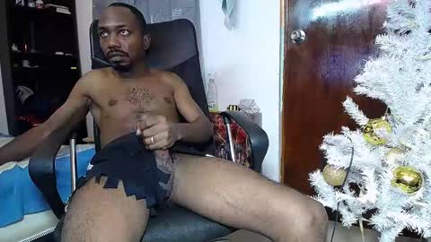 Snapshot of black_diamond_t chatting on December 30, 7:42 pm Black Diamond online show from December 30, 7:42 pm