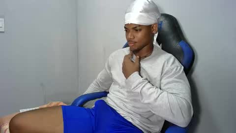 tu morenito online show from March 25, 10:05 pm