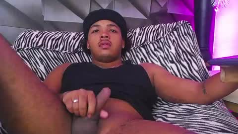 Snapshot of black_king_241 chatting on February 4, 5:23 pm black_king_241 online show from February 4, 5:23 pm