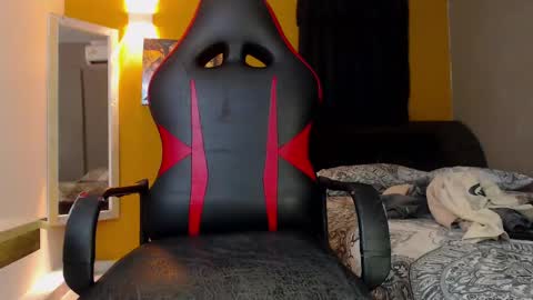 Snapshot of black_king_241 chatting on March 1, 4:15 am black_king_241 online show from March 1, 4:15 am