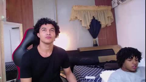 black_king_241 online show from February 1, 2:37 pm