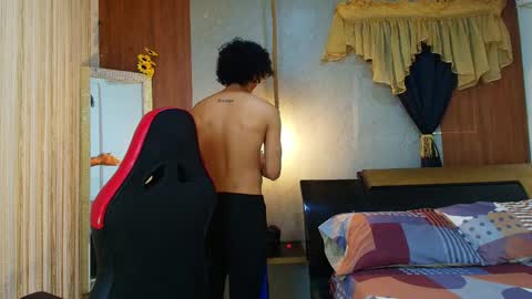 black_king_241 online show from April 12, 9:20 pm