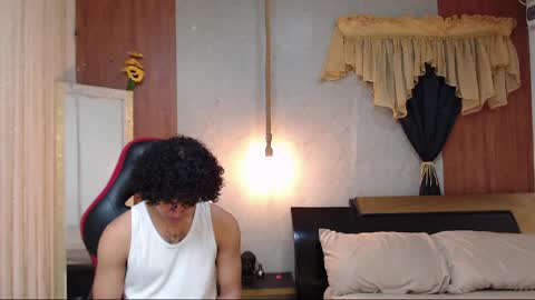 black_king_241 online show from April 16, 11:51 pm