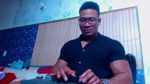 duglas online show from March 8, 6:12 pm