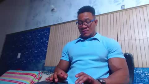 duglas online show from April 3, 10:08 pm