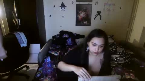 Snapshot of blackandwhiteboy6 chatting on December 31, 12:43 am blackandwhiteboy6 online show from December 31, 12:43 am