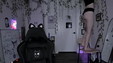 Ella online show from February 6, 9:01 am