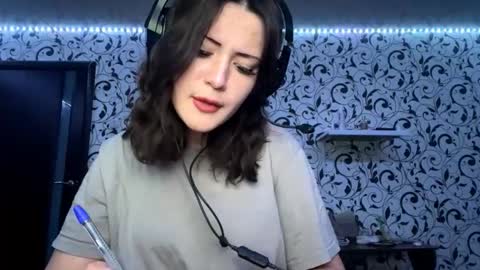 Lili online show from January 12, 2:00 pm