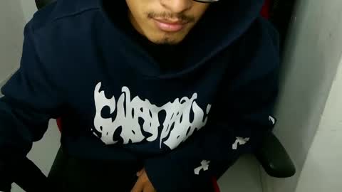 Snapshot of blackfox_desire chatting on May 4, 6:26 pm mateo online show from May 4, 6:26 pm