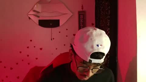 Snapshot of blackfox_desire chatting on May 13, 1:30 pm mateo online show from May 13, 1:30 pm